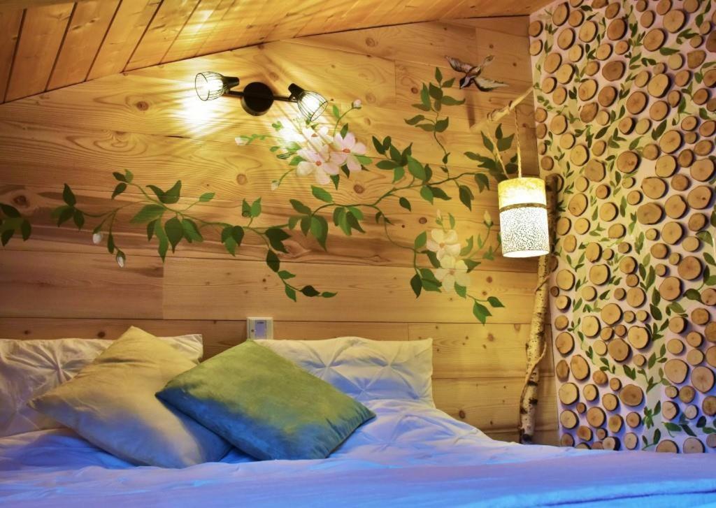 Au-Dela des Nuages, Maison d'hôtes insolite&SPA Aubessagne Exterior foto